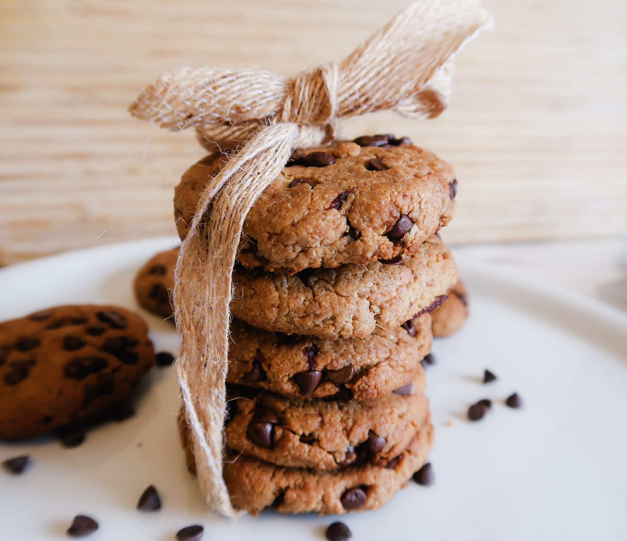 Tahini chocolate chip cookies - beextravegant