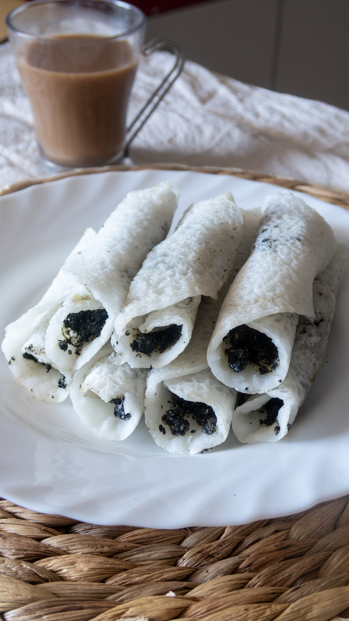 Til Pithas rolled and stacked one upon each other on a plate